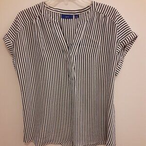 APT 9 (L) Black & White Striped Blouse w/Short Sleeves & V Neck